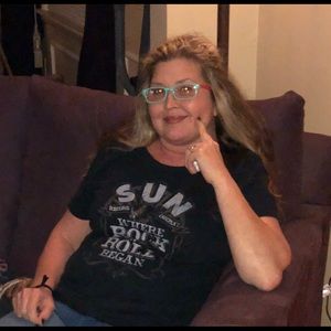 Meet your Posher, Debra